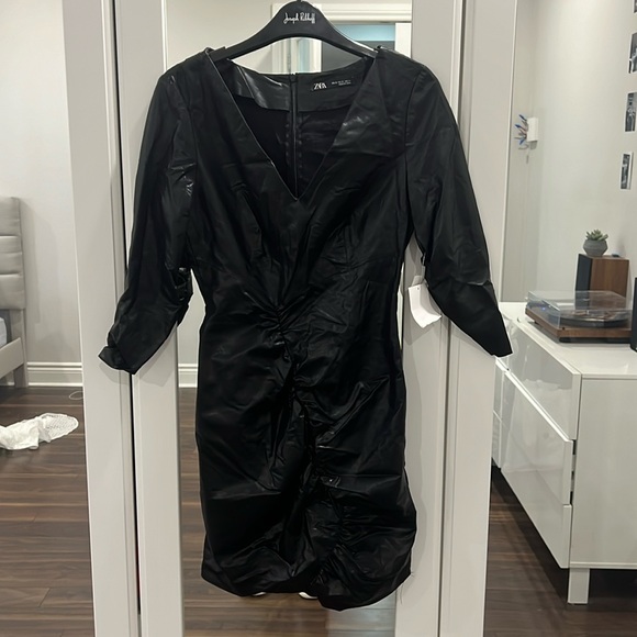 Black Zara dress - XS never worn - Picture 1 of 2